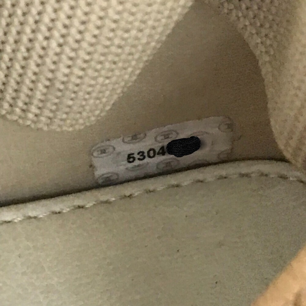 CHANEL Cream Shoulder Bag - Picture 16 of 16